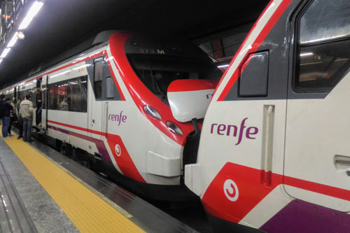 スペイン国鉄のレンフェ（renfe）